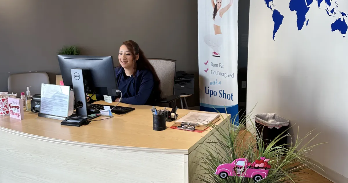 Shot Nures Memphis Front Desk.